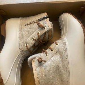 BRAND NEW!!  NEVER WORN!!  Sperry Duck Boot